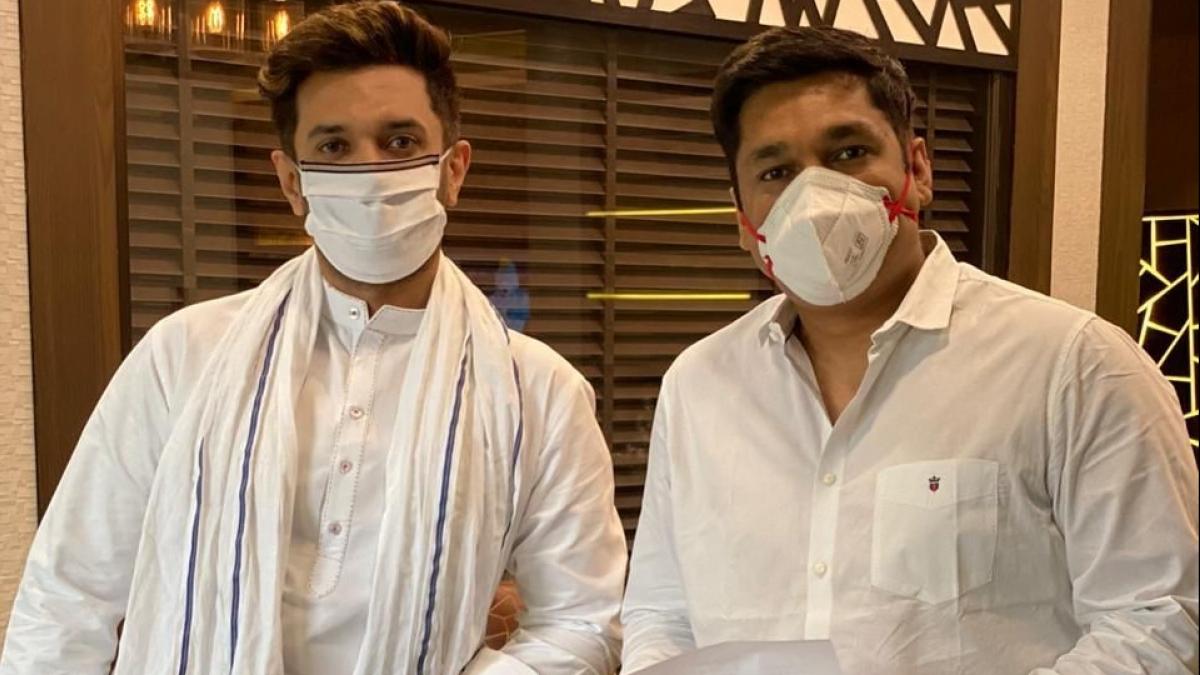 चिराग पासवान और सौरभ पांडेय (फाइल फोटो)