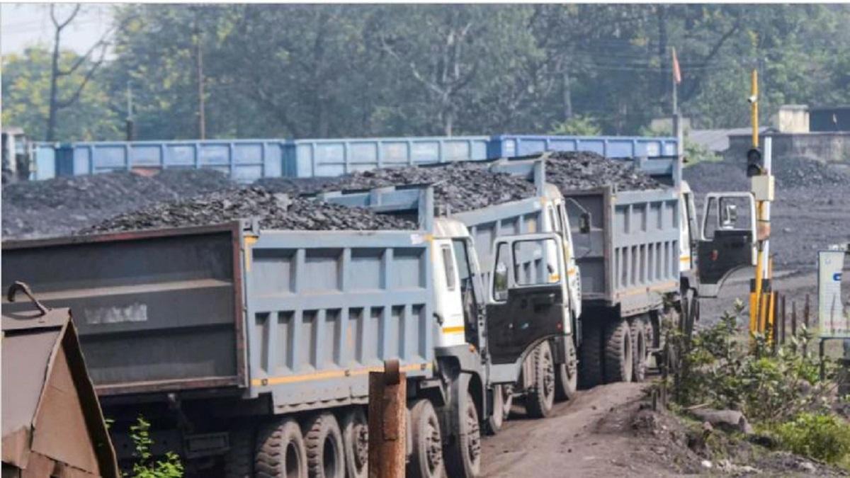 कोयले की किल्लत पर केंद्र और राज्यों के दावे अलग, जानिए पंजाब-महाराष्ट्र में क्या हैं हालात