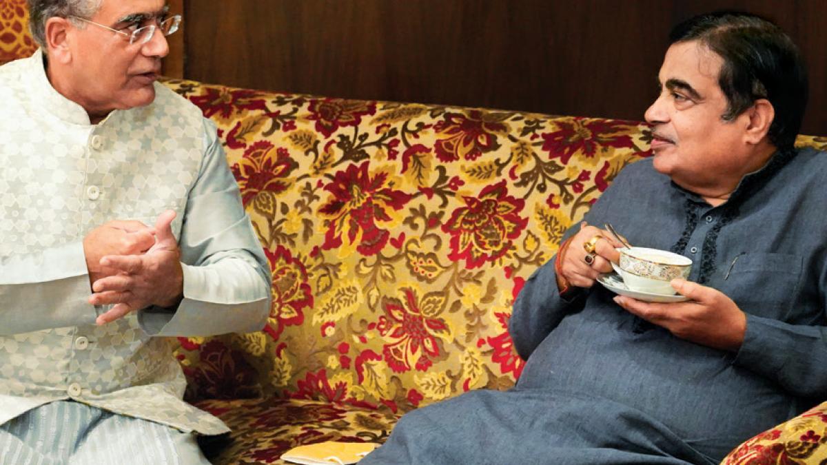 अरुण पुरी और नितिन गडकरी