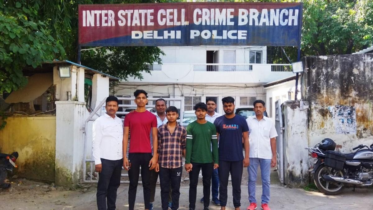 पुलिस की गिरफ्त में लूट के आरोपी