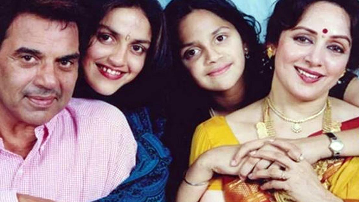 फैमिली संग धर्मेंद्र