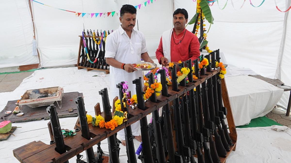  दशहरा पर क्यों होता है शस्त्र पूजन ?