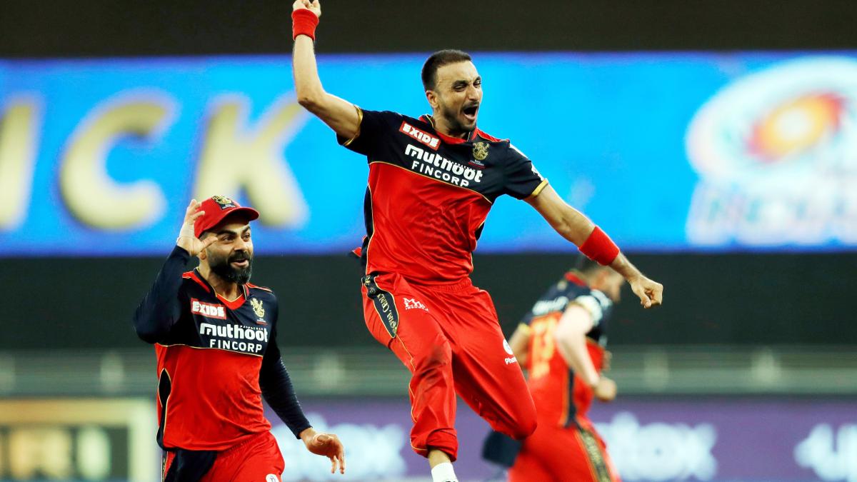 Harshal Patel with his RCB teammates. (PTI)