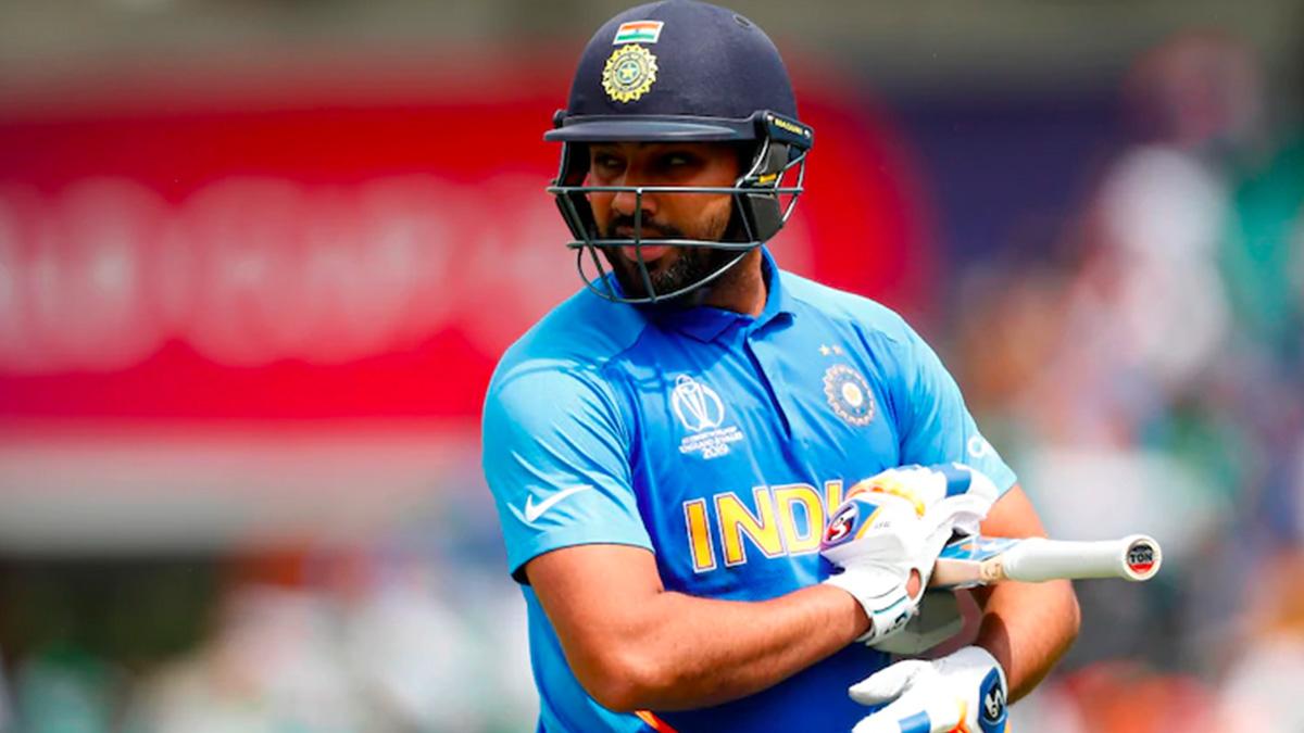 फील्डिंग कर रहे रोहित शर्मा को PAK फैन ने किया ट्रोल, पूछा- बॉल नजर आई थी? देखें वायरल Video