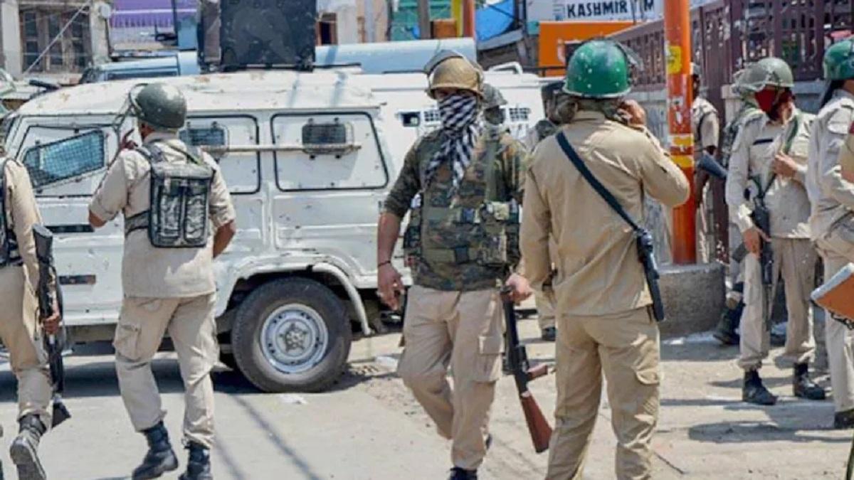 कश्मीर में टारगेट किलिंग के मामले सामने आने के बाद बड़ी कार्रवाई की गई है. (सांकेतिक तस्वीर)