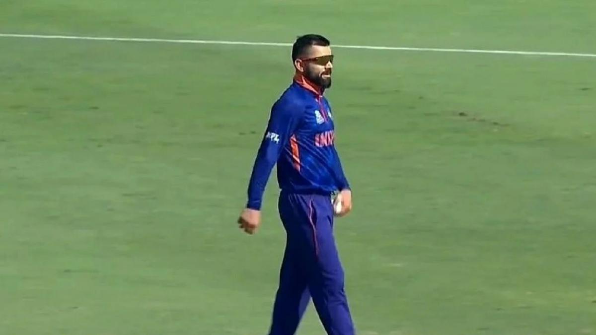 Virat Kohli Bowling