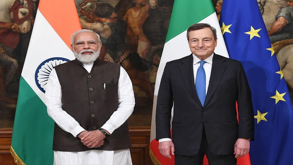  रोम पहुंचे पीएम मोदी, इटली के प्रधानमंत्री मारियो ड्रैगी से मुलाकात की