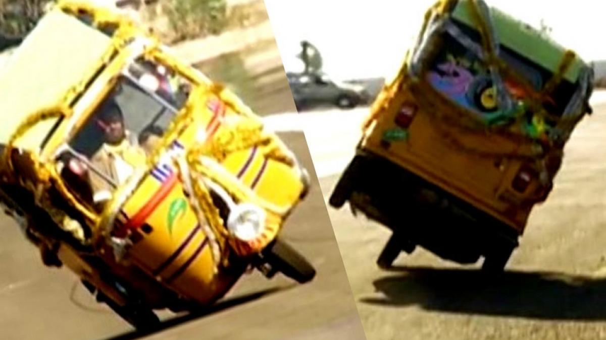 दो चक्कों पर चालाया ऑटो