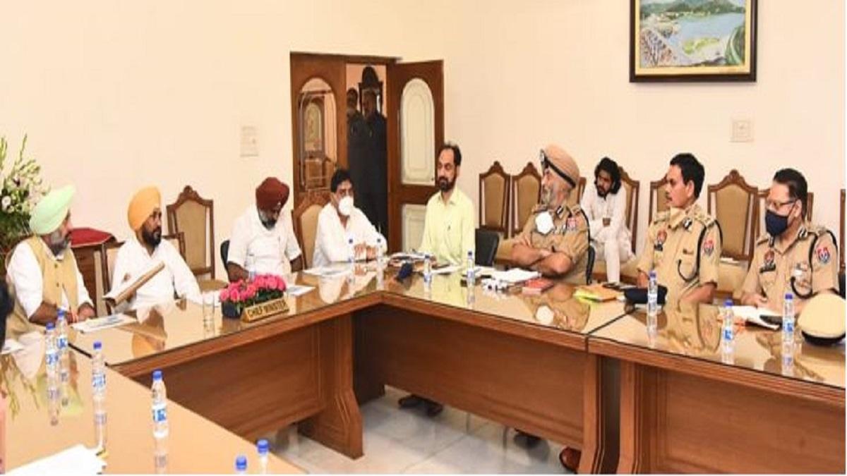 पंजाब के मुख्यमंत्री पर उठ रहे सवाल (फोटो- आजतक)