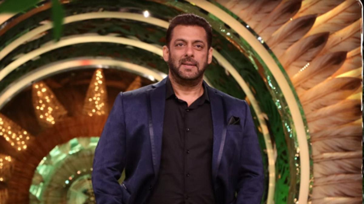Bigg Boss 15 Written Updates: कैप्टेंसी टास्क में भिड़े शमिता-उमर, ईशान संग लड़ाई के बाद रोए राजीव