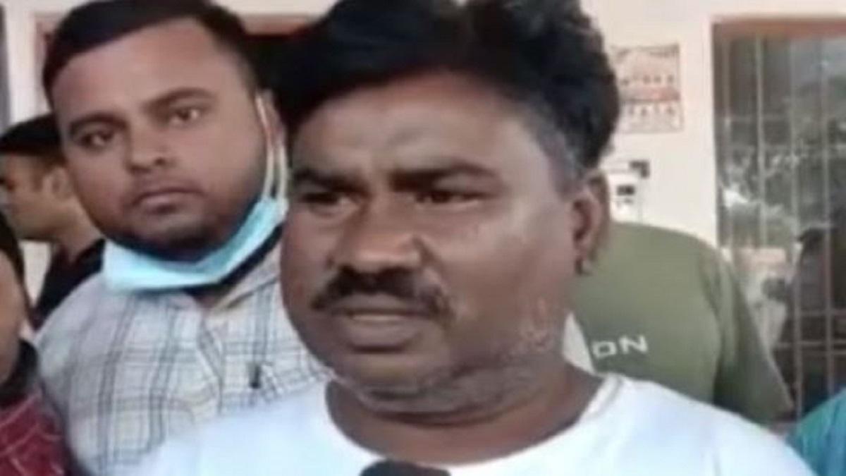 मृतक अरुण का भाई सोनू. (आजतक को दिए बयान की वीडियो का स्क्रीनग्रैब)