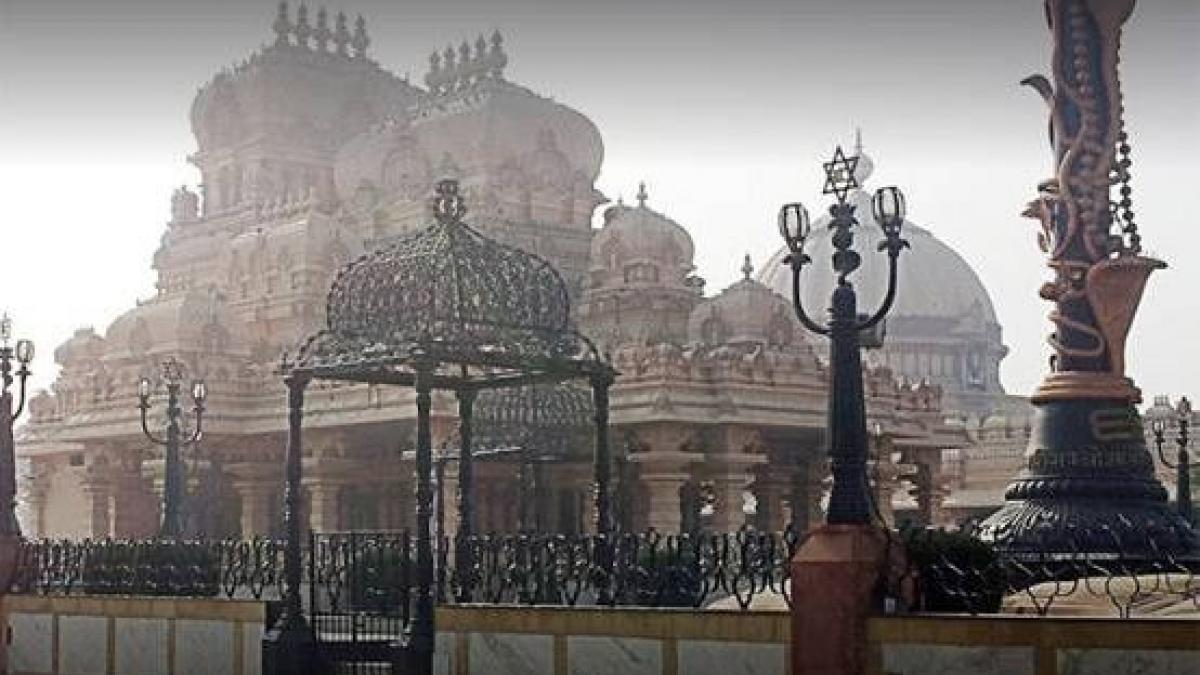 दिल्ली में आज से खोले गए धार्मिक स्थल, कोरोना गाइडलाइन का पालन जरूरी