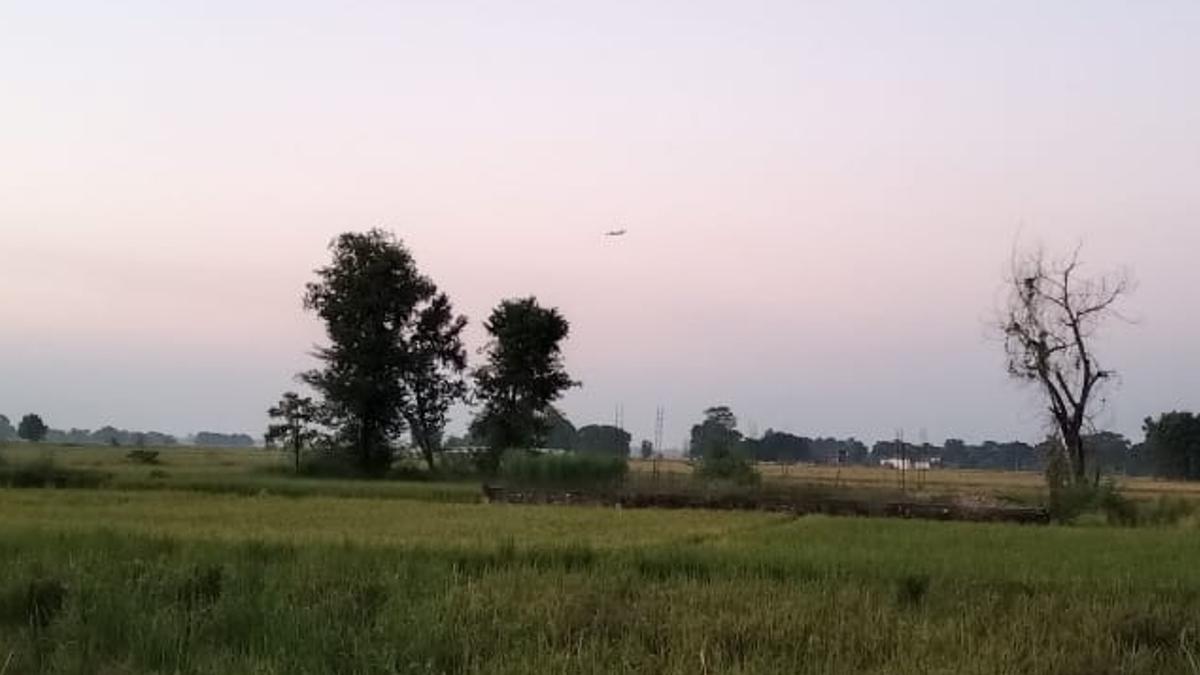 काफी देर तक मंडराता रहा नेपाली विमान.