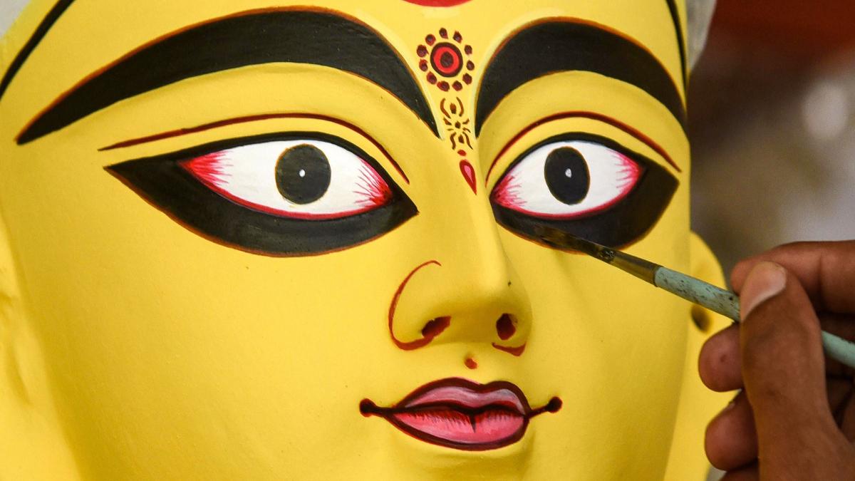 बांग्लादेशः दुर्गा पूजा पंडालों में तोड़फोड़, मूर्तियां भी तोड़ीं, 22 जिलों में पैरामिलिट्री फोर्स तैनात