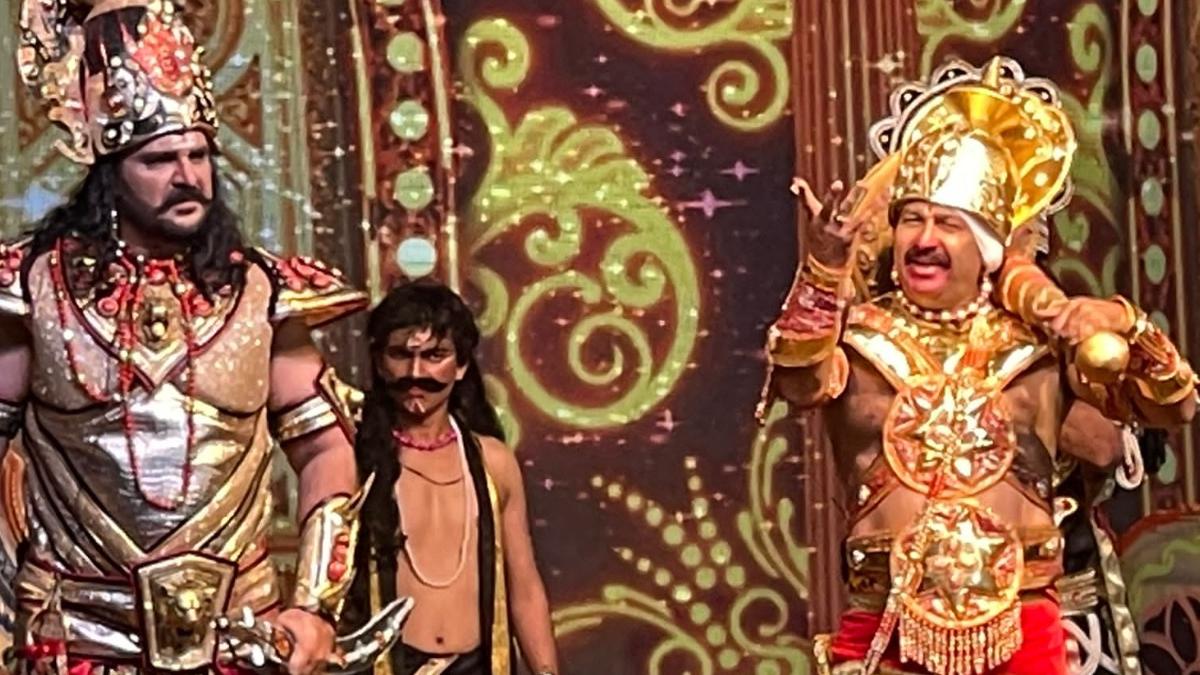 अयोध्या पहुंचे मनोज तिवारी, 'अंगद' बनकर केजरीवाल पर बोले- अभी 'रावण' को समझा रहा