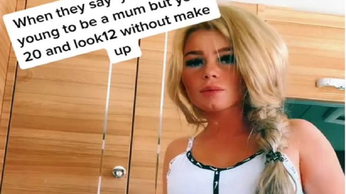 'बच्ची' जैसी दिखने वाली ये महिला है एक बेटी की मां, लोगों को नहीं होता भरोसा