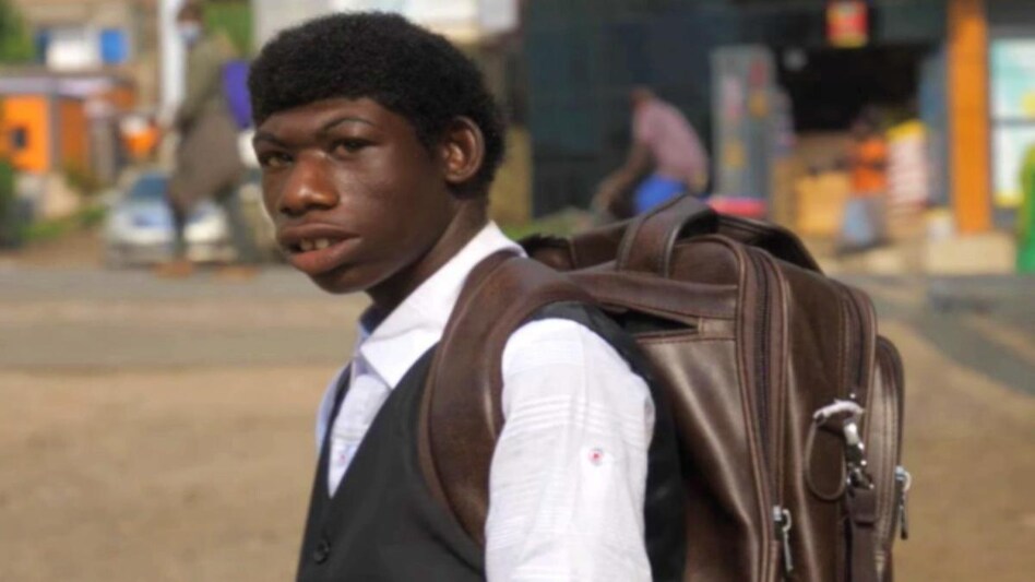 रियल लाइफ मोगलीचे आयुष्य बदलले,आता सूट-बूट घालून शाळेत जातो 2 (फोटो- Zanziman Ellie)