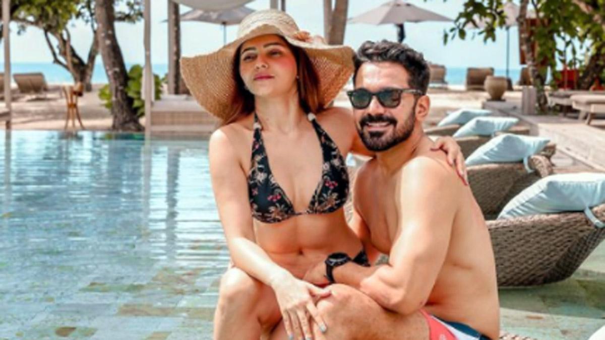 मॉलदीवस टूर को याद करते हुए अभिनव शुकला ने शेयर की हॉट तस्वीर