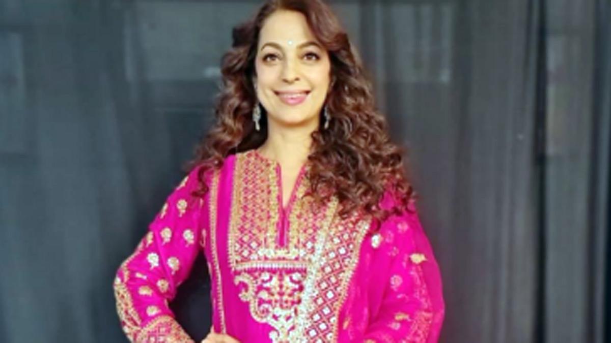 जूही चावला के जन्मदिन पर उनकी थ्रोबैक तस्वीर हुई वायरल, फैंस बोले ग्रेट शॉट