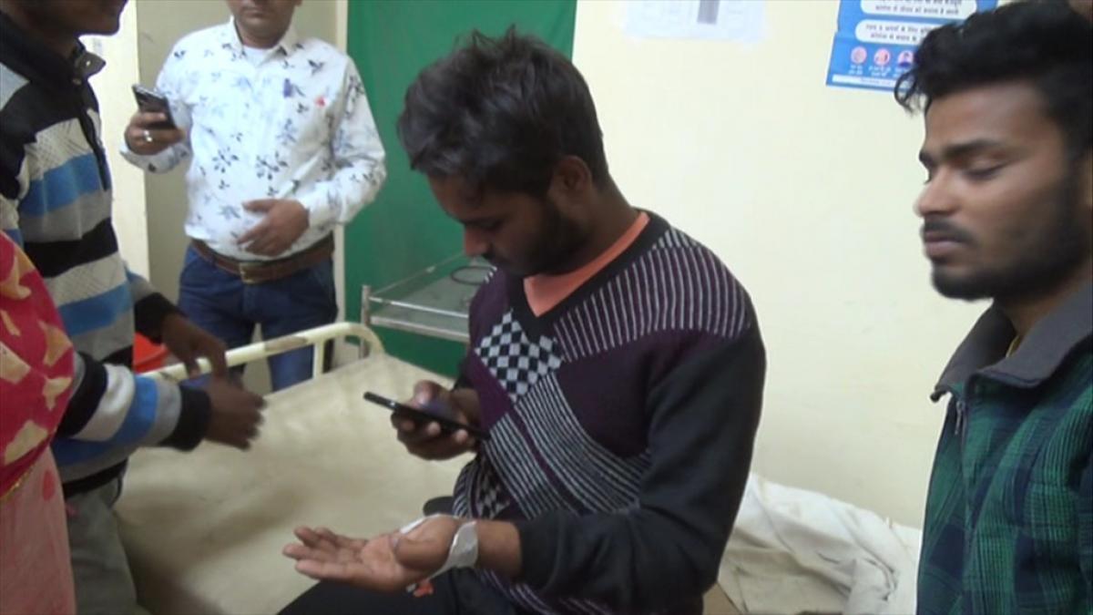 मोबाइल की ऐसी लत, 5 दिन से सोया नहीं युवक, न घरवालों को पहचान रहा, न कुछ खा रहा!