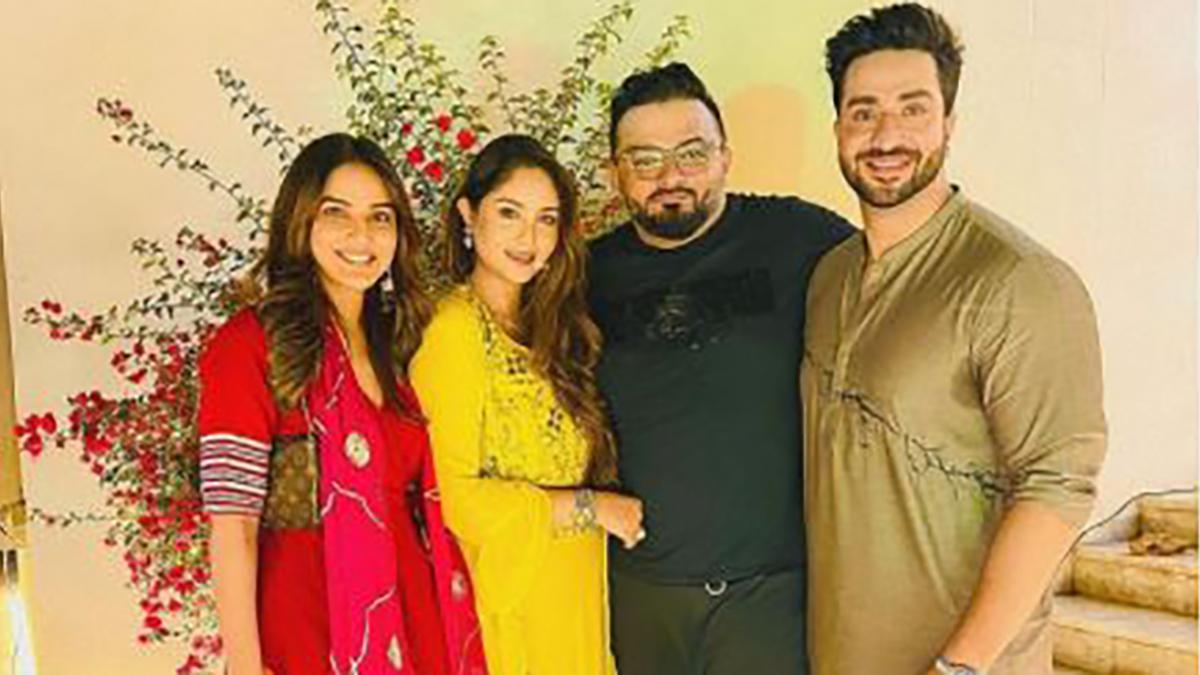 Diwali Party में ट्रेडिशनल लुक में नजर आए Aly Goni-Jasmin Bhasin, फैंस बोले- मैरिड कपल वाइब्स