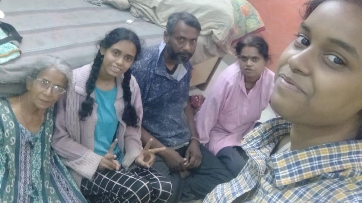 संजीव जोशी का पूरा परिवार (फाइल फोटो)