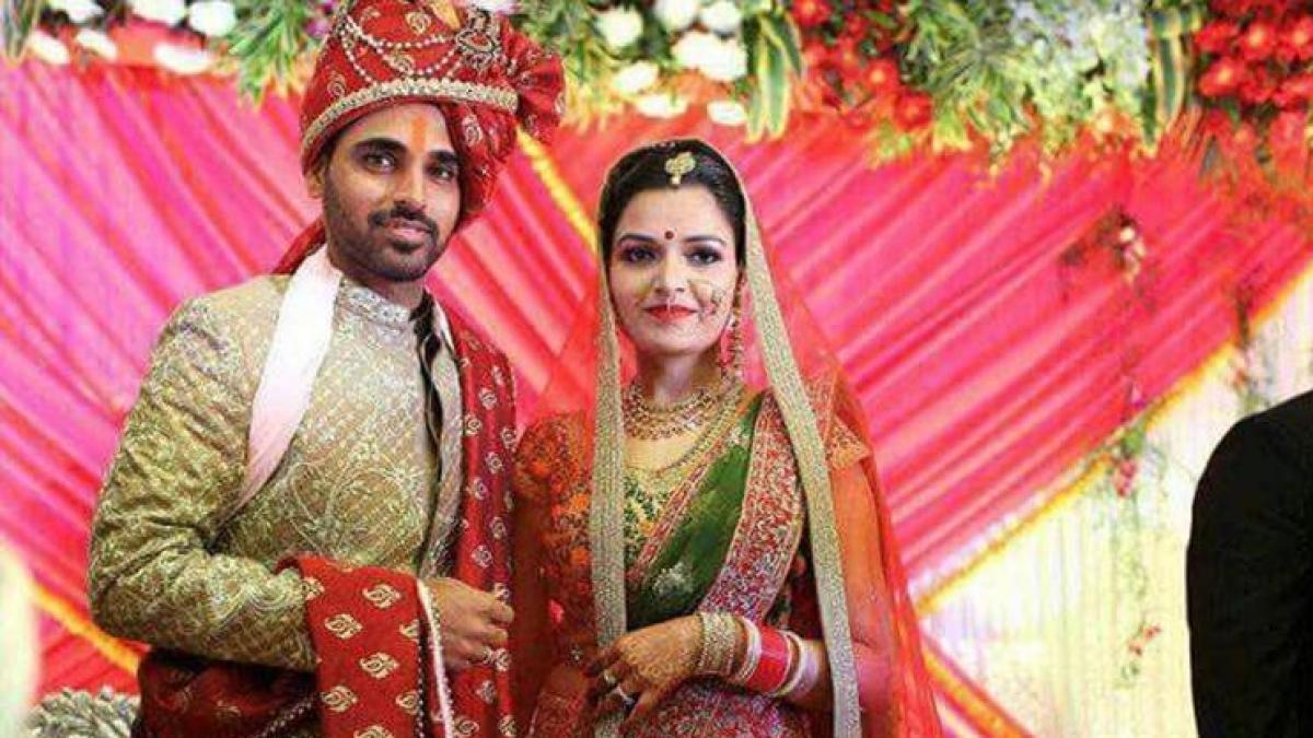 Bhuvneshwar Kumar: टीम इंडिया के स्टार के घर आई नन्ही परी, पापा बन गए ये क्रिकेटर