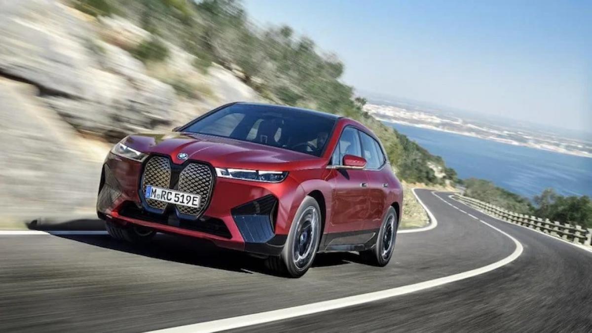 कबाड़ से बनी है BMW की ये इलेक्ट्रिक कार