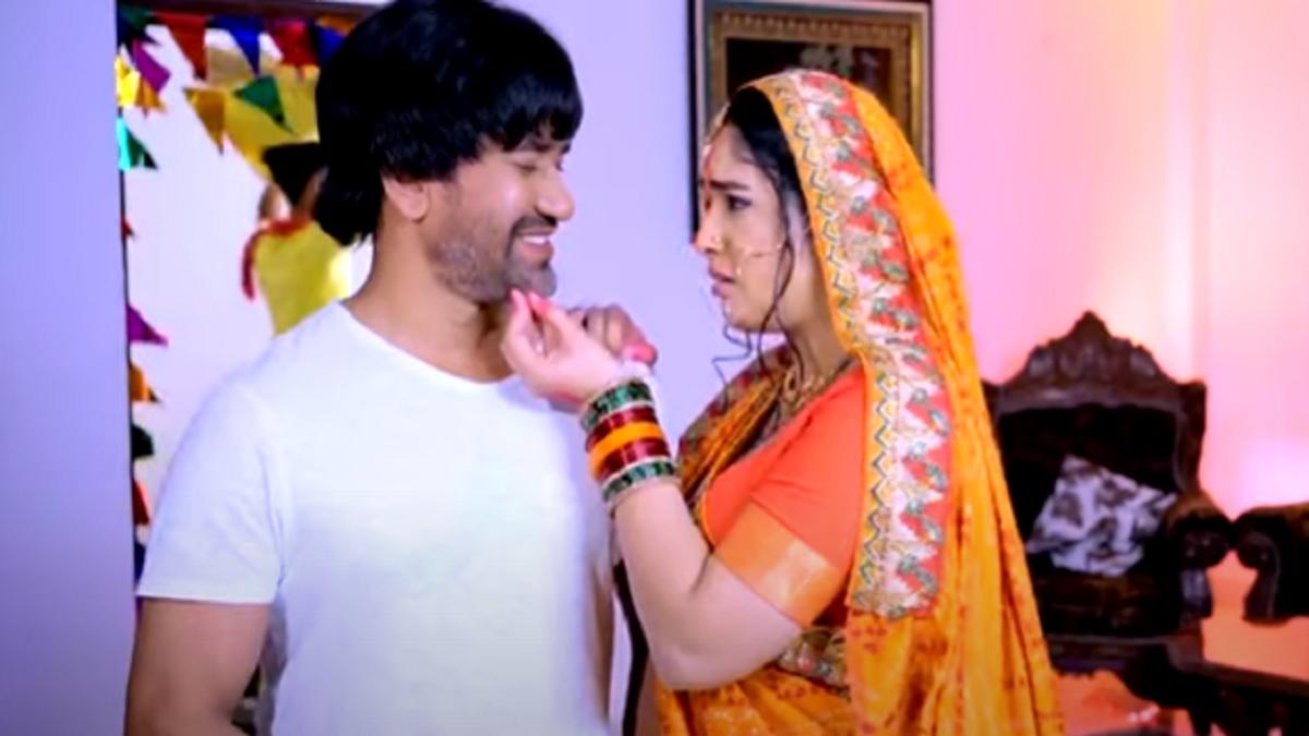 Chhath Song: दिनेश लाल यादव और आम्रपाली दुबे का छठ गाना रिलीज