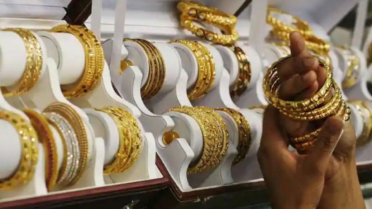 Gold-Silver Price Today: सोने-चांदी के 15 November के दाम (फोटो: रॉयटर्स)