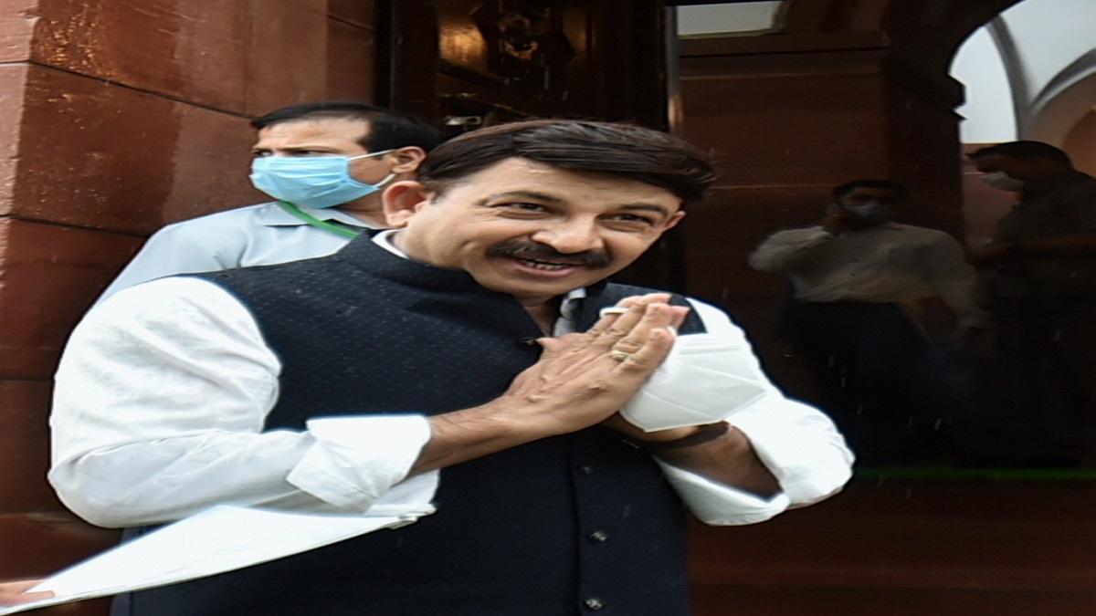 Manoj Tiwari Slams Kangana ranaut