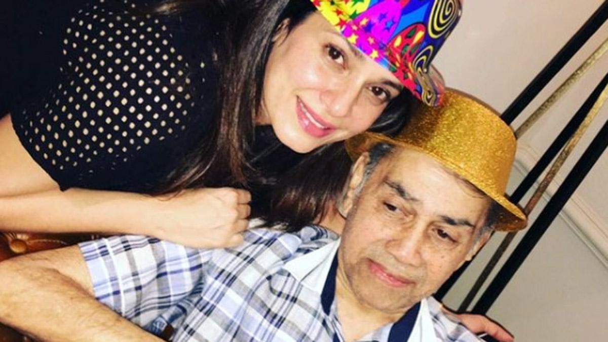 नीलम कोठरी अपने पिता के साथ 