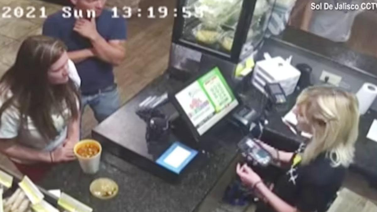 महिला ने रेस्त्रां मैनेजर के चेहरे पर फेंका गर्म सूप, मिले थे प्लास्टिक के टुकड़े