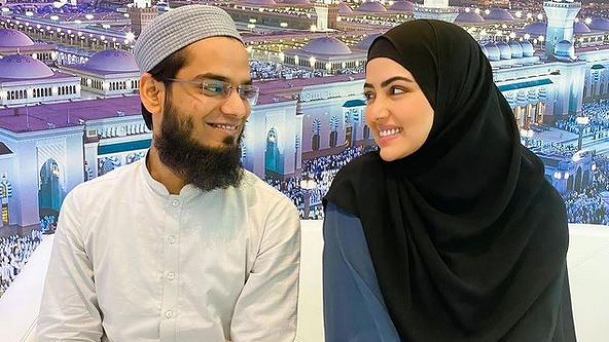 हसबेंड अनस सैय्यद संग सना खान