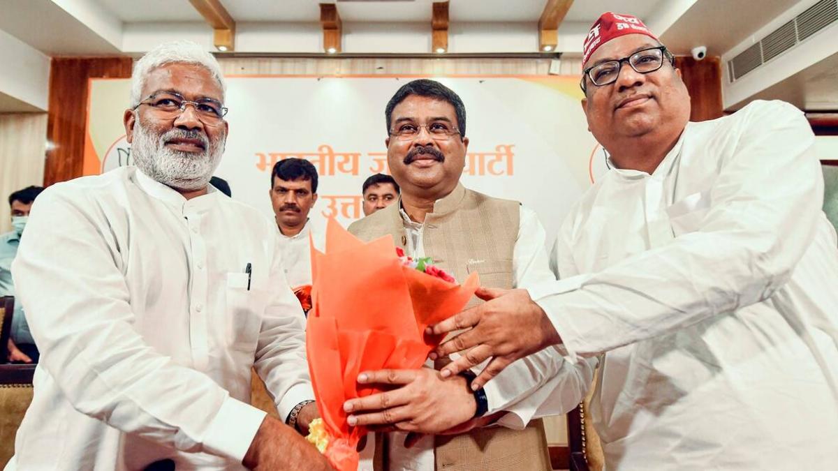 स्वतंत्रदेव सिंह, धर्मेंद्र प्रधान, संजय निषाद