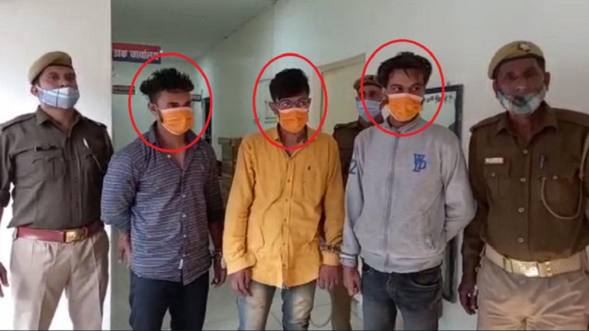 पुलिस ने तीनों शातिर तस्करों को करोड़ों की स्मैक के साथ पकड़ा है