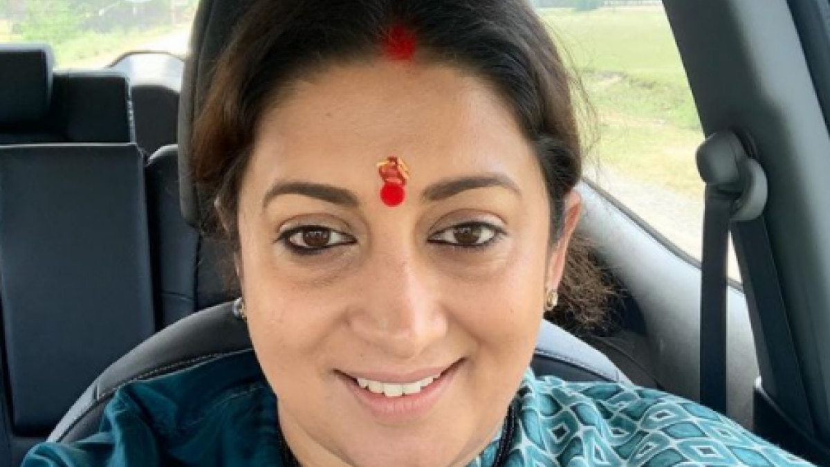 The Kapil Sharma Show में शूटिंग के लिए नहीं पहुंचीं Smriti Irani, कंफ्यूजन ने फंसाया पेंच! - Smriti Irani skips The Kapil Sharma Show shoot for this reason tmov - AajTak