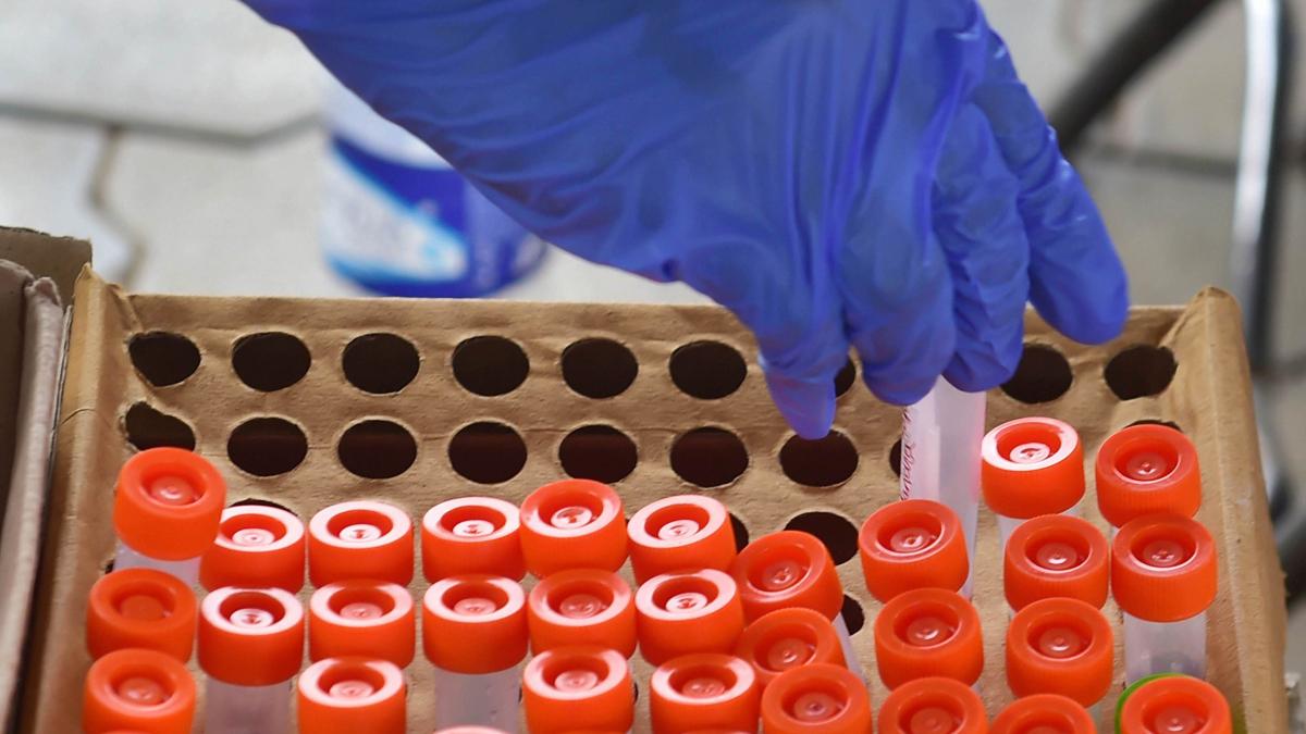 दक्षिण अफ्रीका से महाराष्ट्र लौटा शख्स कोविड पॉजिटिव, आइसोलेशन में भेजा गया, Omicron को लेकर अलर्ट