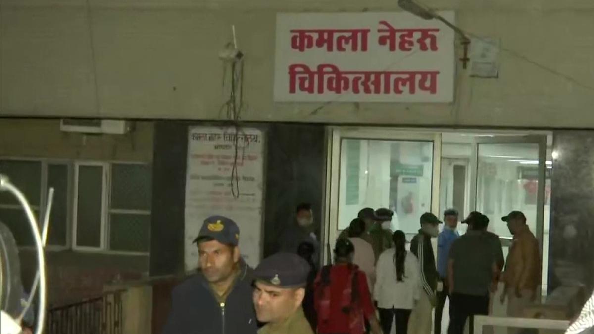 सोमवार रात लग गई थी शिशु वार्ड में आग. (फाइल फोटो-ANI)