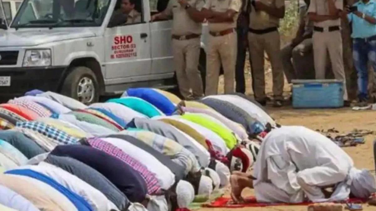 गुरुग्राम में कई महीनों से खुले में नमाज का विरोध हो रहा है. (फाइल फोटो)