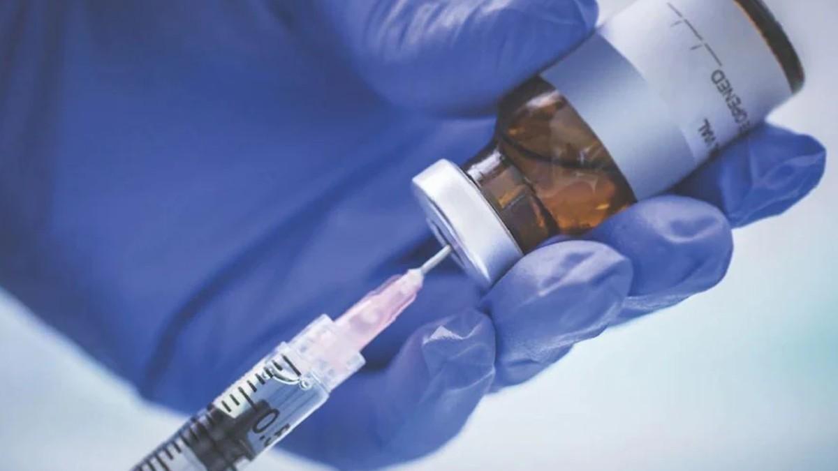 भारत में 16 जनवरी को वैक्सीनेशन कार्यक्रम की शुरुआत हुई थी. 