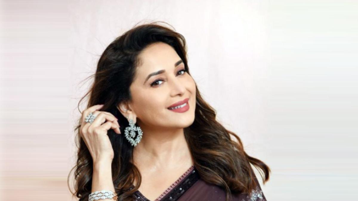 माधुरी दीक्षित ने किया lazy lad saiyaan पर डांस, फैंस हुए दीवाने