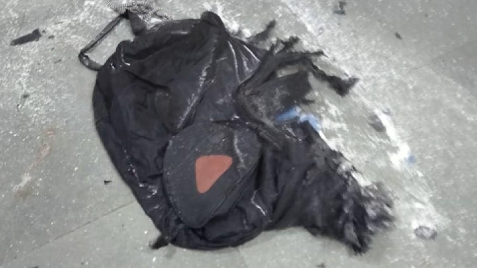 दिल्ली में फिर ब्लास्ट, कोर्ट नंबर 102 में तैनात पुलिसकर्मी घायल, कई टीम किया गया तैनात 2 इसी बैग में रखे सामान में हुआ धमाका