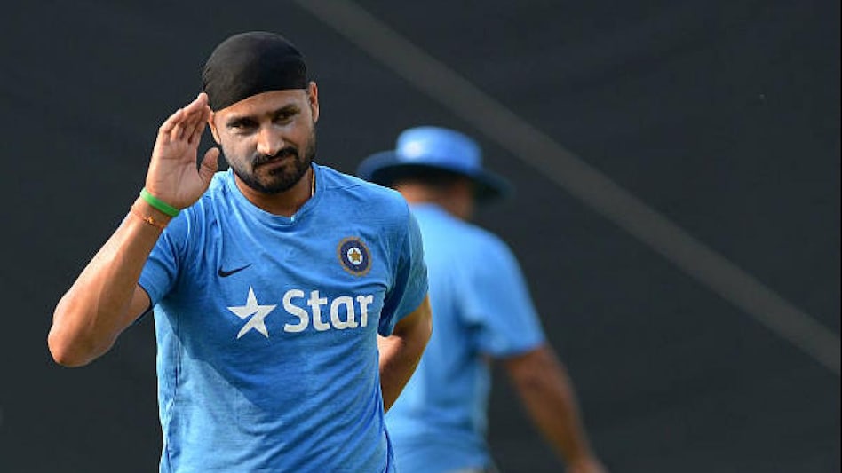 Harbhajan Singh retires: क्रिकेट जगत ने हरभजन के योगदान को सराहा, गंभीर बोले 'Superstar' - twitter reaction on harbhajan singh retirement news sachin tendulkar gautam gambhir tspo - AajTak