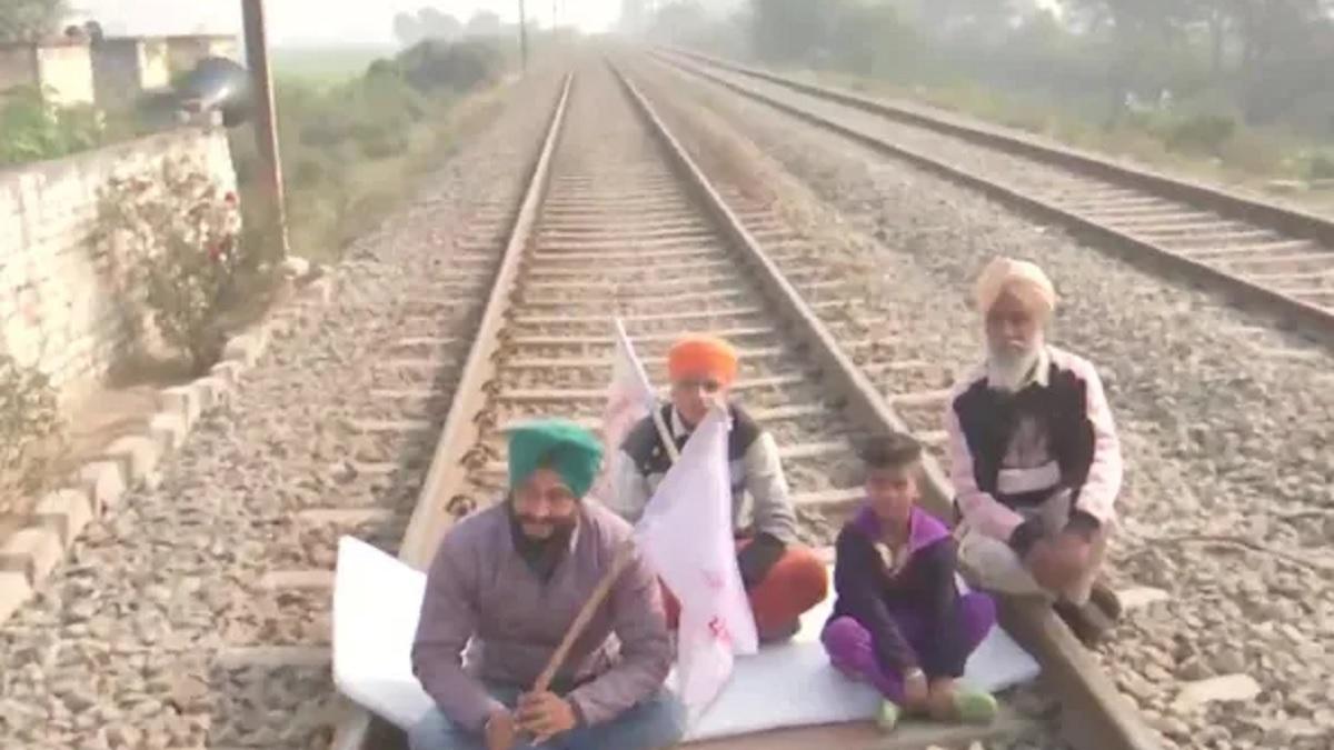 पंजाब में किसानों का प्रोटेस्ट (ANI)