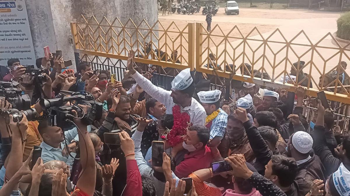 पेपर लीक मामले में प्रदर्शन करने वाले 93 AAP कार्यकर्ताओं को बेल
