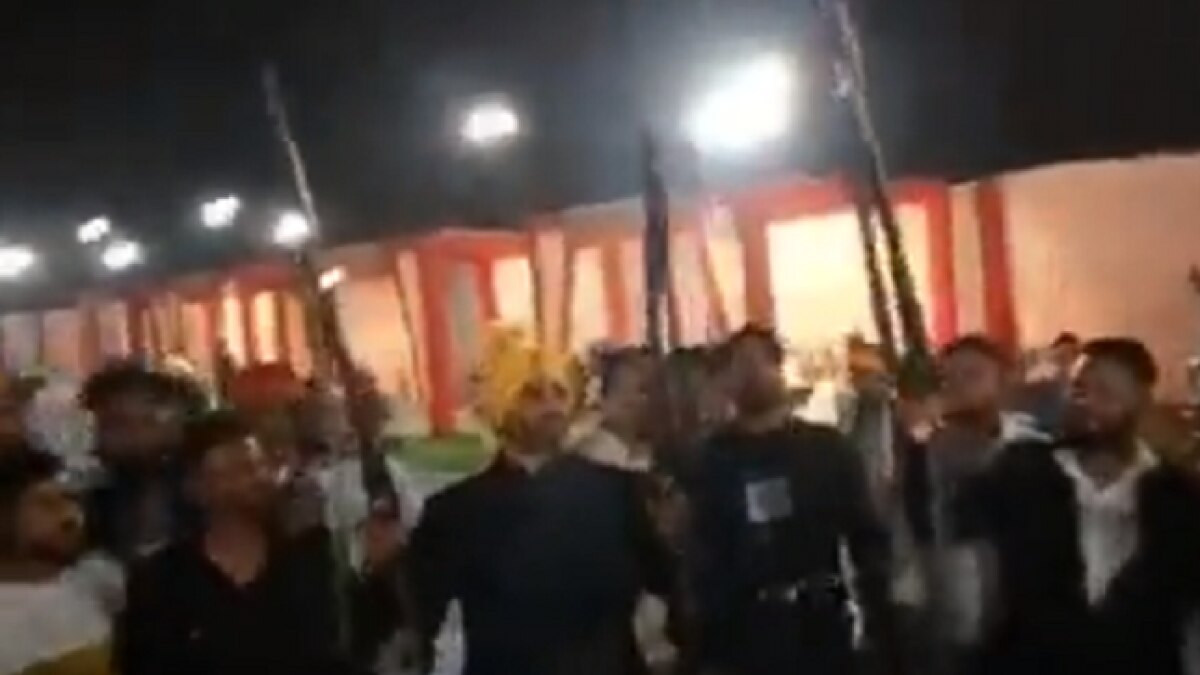 शादी के दौरान फायरिंग