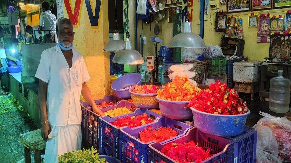 Flower market prices hike during wedding season