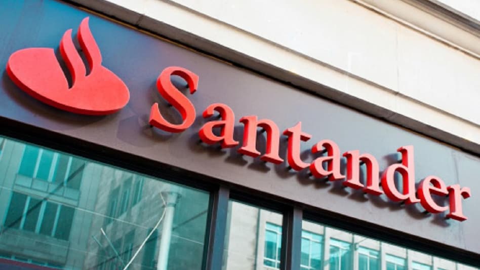 Santander Bank ने गलती से 1300 करोड़ रुपए दूसरे अकाउंट में भेज दिए हैं (गेटी)