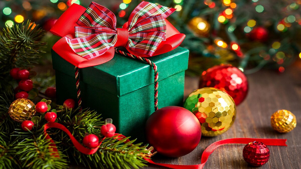 Christmas Gift Ideas 2021: बच्चे से लेकर बड़े हो जाएंगे खुश, क्रिसमस के गिफ्ट्स पर मिल रहे ये ऑफर्स - Christmas online Gift Ideas For Kids buy chocolates video games as a